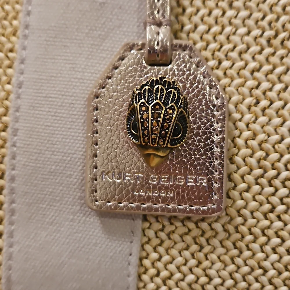 NEW Kurt Geiger Large Southbank Zip Top Shopper: Woven Beige W/ Blue Tones - Picture 3 of 10